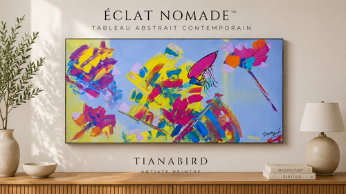 Tableau abstrait coloré moderne Éclat Nomade™ présenté dans une décoration intérieure contemporaine par Tiana Bird