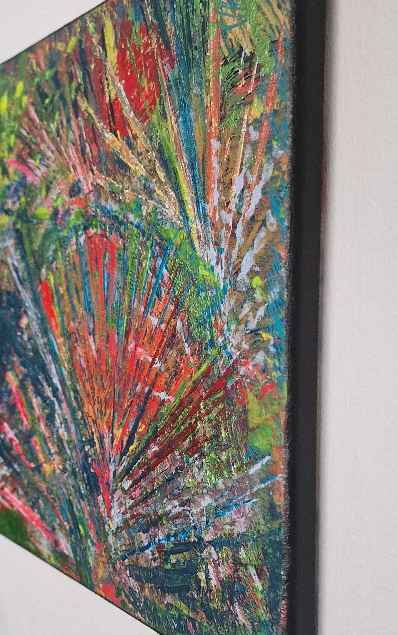 Détail artistique du tableau peinture abstrait moderne Jardin Astral™ avec mouvements organiques et textures colorées