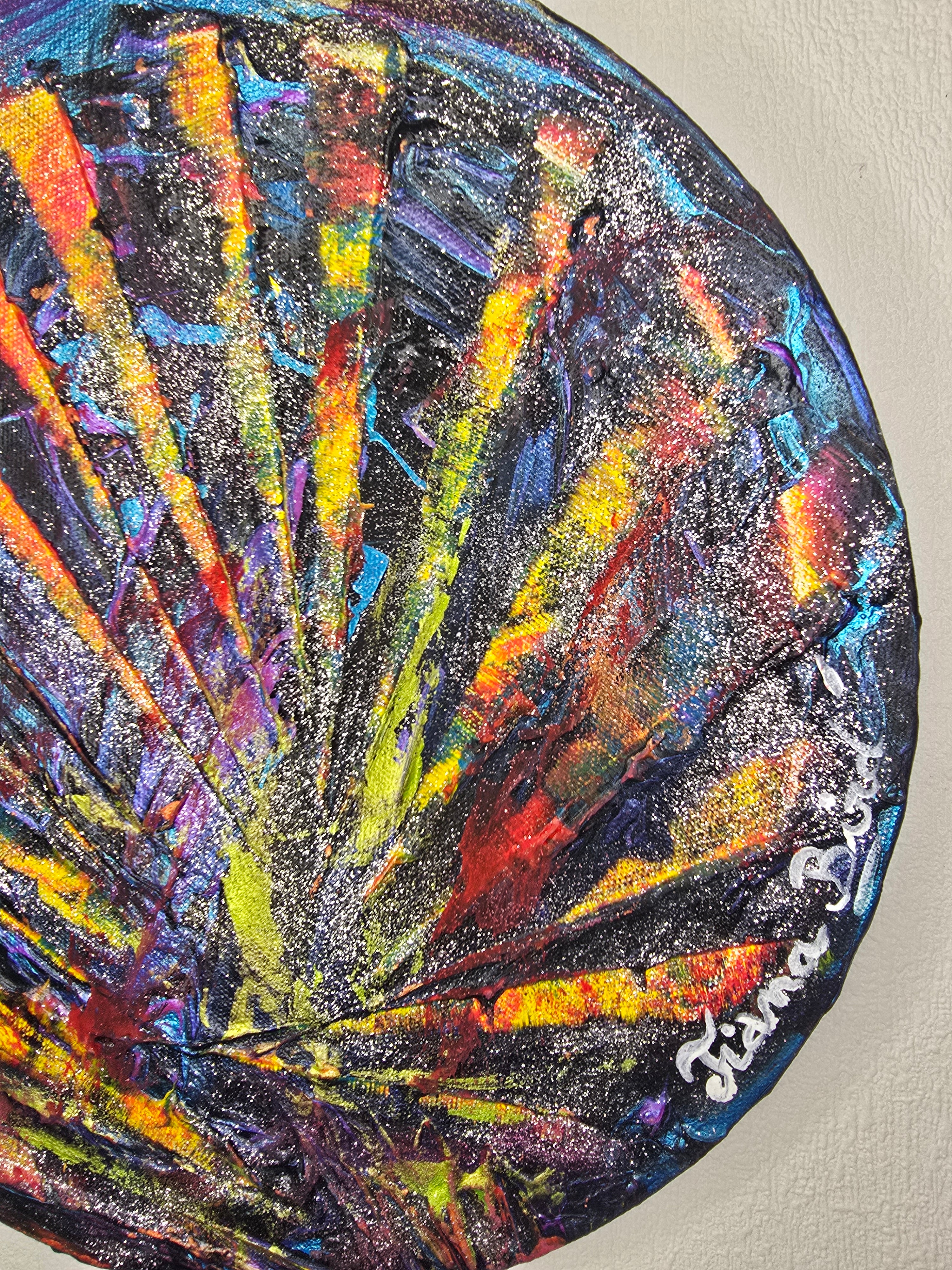 Détail texture peinture acrylique tableau abstrait rond coloré avec reliefs et couleurs intenses