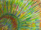 Gros plan sur les détails du tableau abstrait vert carré Vertige Botanique™, révélant les reliefs de peinture acrylique et les nuances de vert, jaune et turquoise.