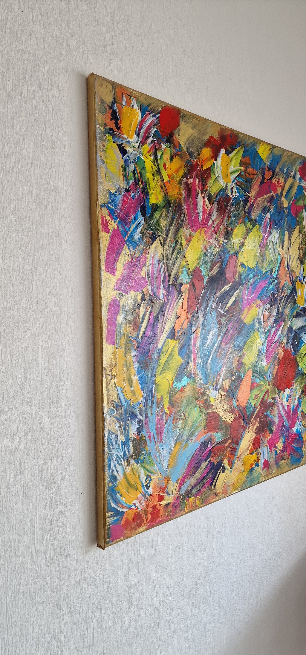 vue latérale tableau peinture abstraite moderne sur châssis bois toile coton œuvre originale contemporaine